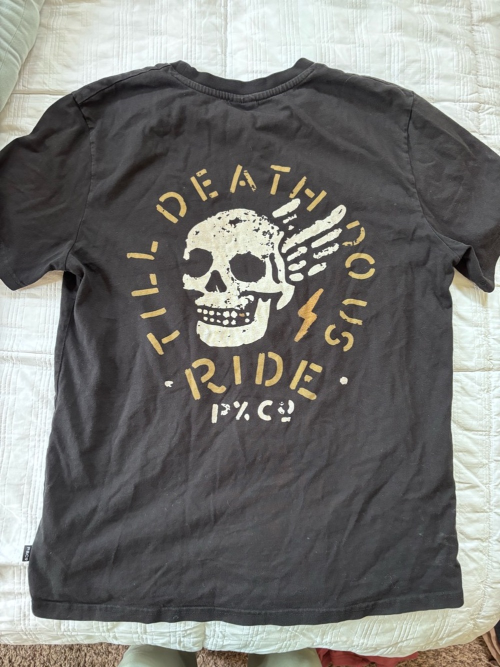 Men's Black Short-Sleeve Skull Graphic Tee